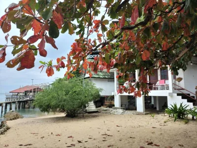 标准大床间 — Laemklong Sea view